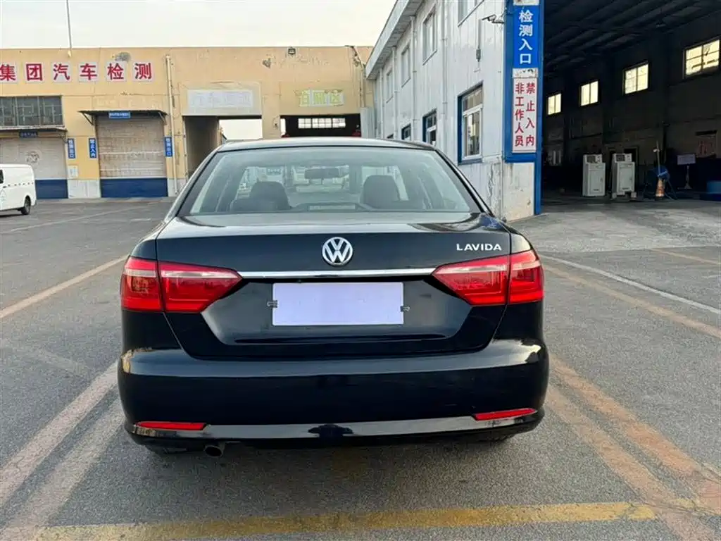 Lavida 2013 facelift classic 1.6L automatic fashion version купить на сайте DeffCars