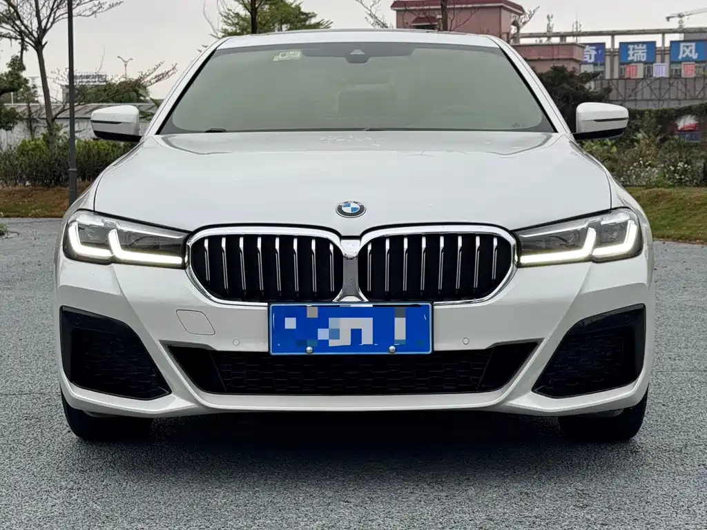 BMW 5 Series 2022 facelift 530Li leading M sports package купить на сайте DeffCars