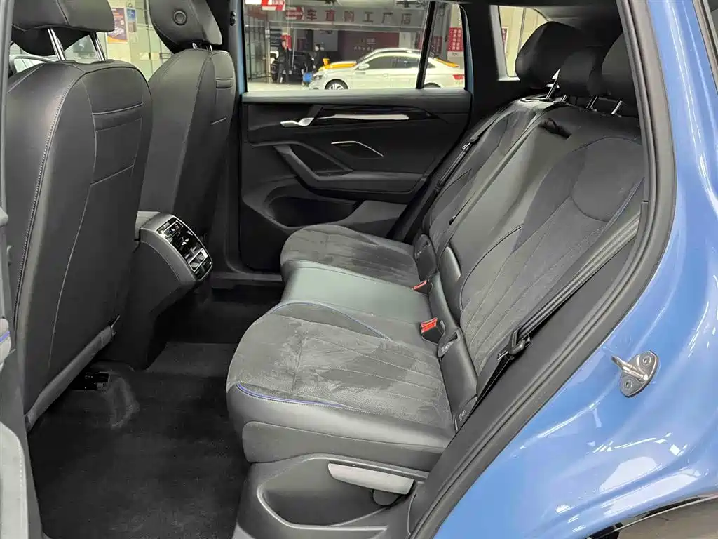 Tiguan L 2024 PRO 380TSI four-wheel drive R-Line Zhizun Edition купить на сайте DeffCars