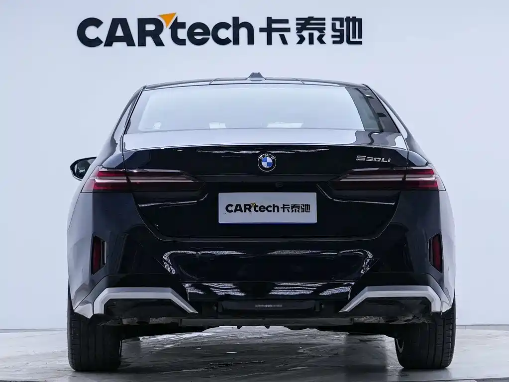 BMW 5 Series 2025 530Li Leading M Sports Package купить на сайте DeffCars