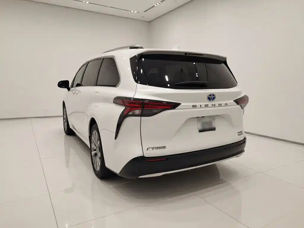 SIENNA 2023 2.5L Hybrid Premium Edition купить на сайте DeffCars