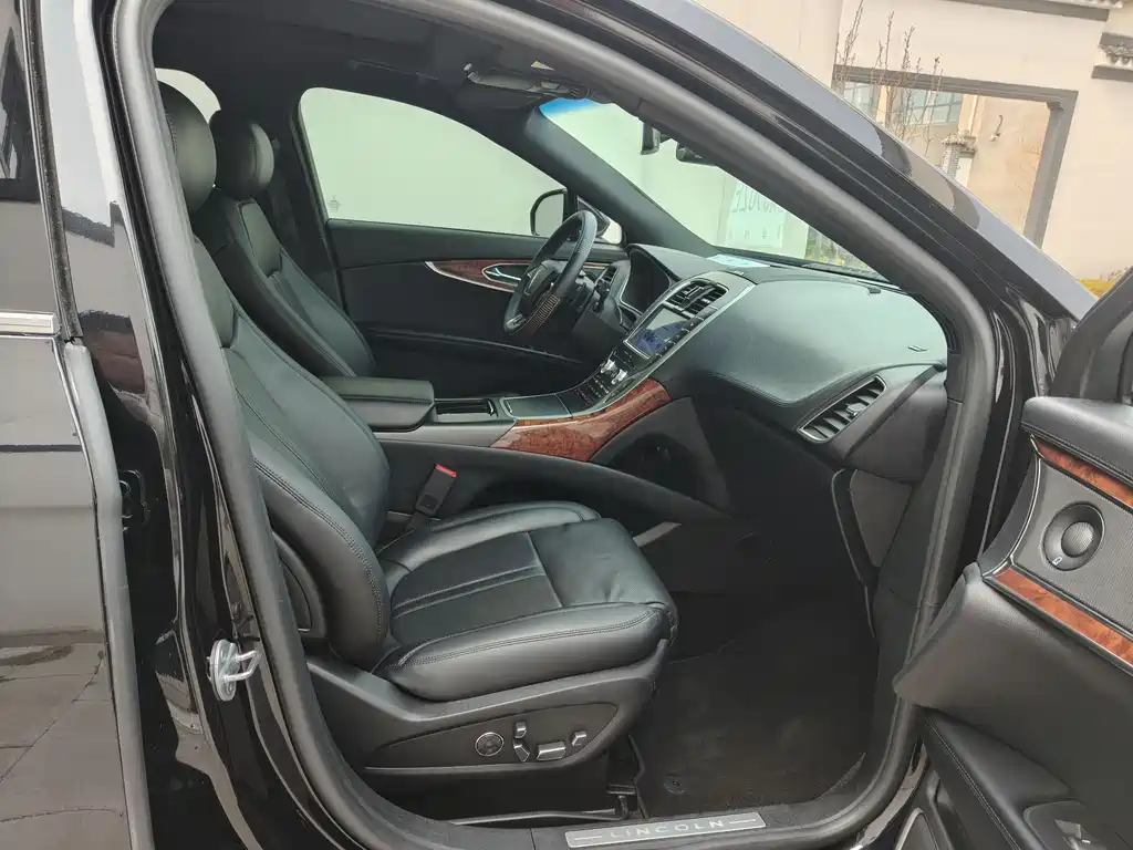 Voyager imported 2019 2.7T four-wheel drive premium version, National V купить на сайте DeffCars