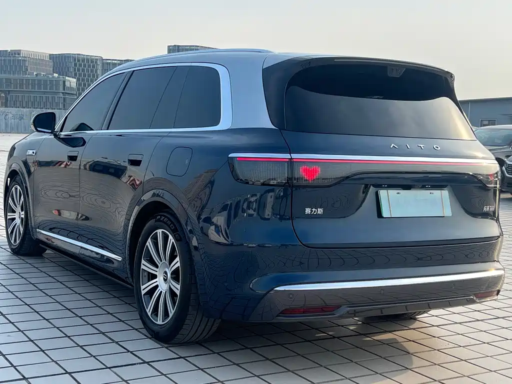 Wenjie M8 2025 extended range Ultra version 53.4kWh 6-seater version (192-line lidar) купить на сайте DeffCars