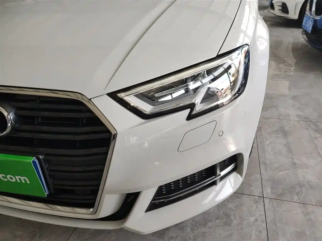 Audi A3 2018 30th Anniversary Limousine 35 TFSI Fashion купить на сайте DeffCars