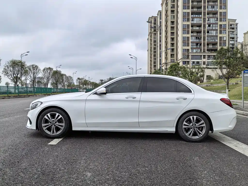Mercedes-Benz C-Class 2015 C 200 L Sports купить на сайте DeffCars