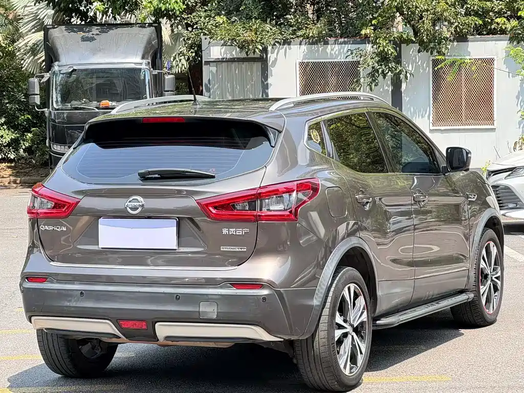 Qashqai 2019 2.0L CVT Deluxe Edition купить на сайте DeffCars