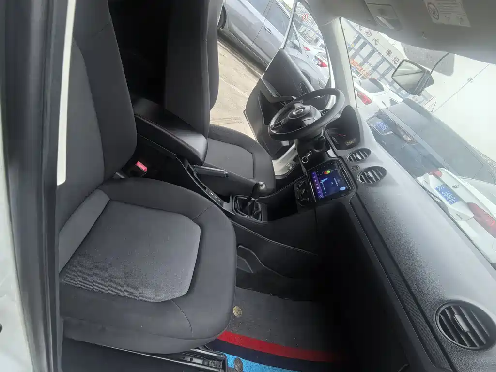 Jetta 2015 Premium Edition 1.6L Manual Fashion Model купить на сайте DeffCars