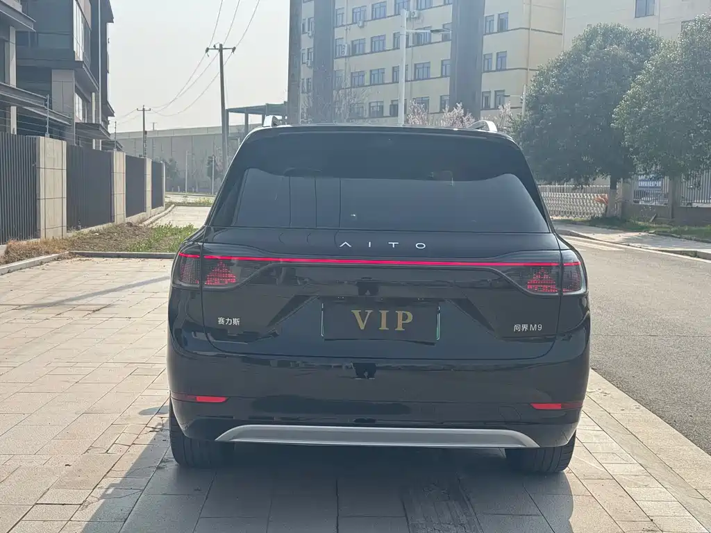 Wenjie M9 2025 extended range Ultra version 52kWh 6-seater version (192-line lidar) купить на сайте DeffCars