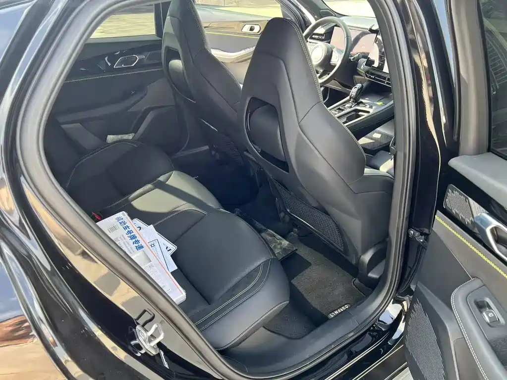 Lynk & Co 03 2023 1.5TD DCT Pro купить на сайте DeffCars