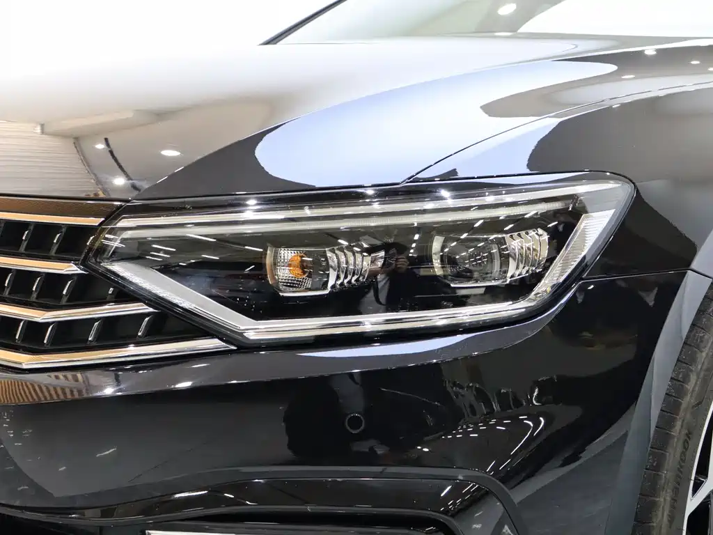 Magotan 2023 2 million commemorative edition 330TSI DSG luxury model купить на сайте DeffCars