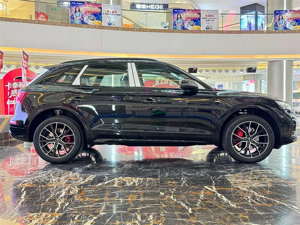 Audi Q5L 2025 45th Anniversary Collector's Edition 45 TFSI Luxurious and Dynamic купить на сайте DeffCars