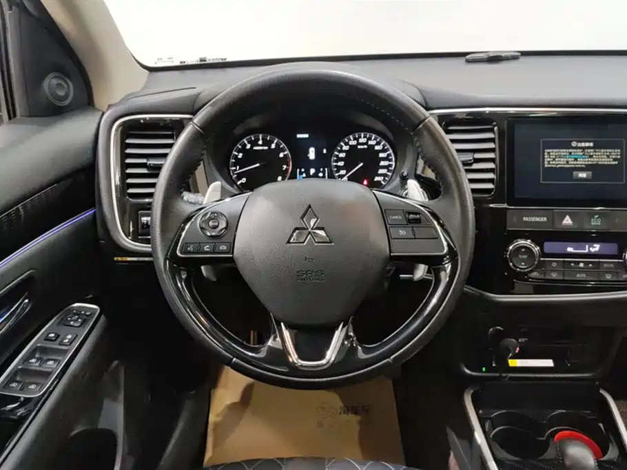 Outlander 2021 2.4L four-wheel drive exclusive version, 5 seats купить на сайте DeffCars