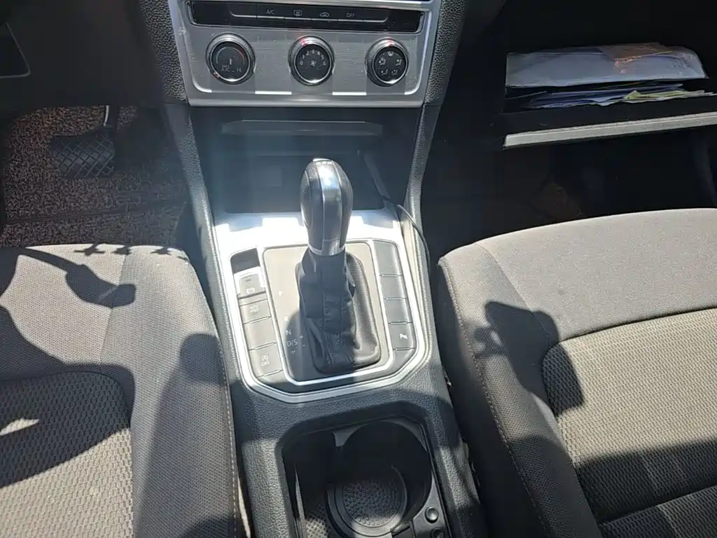 Golf Sportsvan 2016 230TSI automatic aggressive type купить на сайте DeffCars
