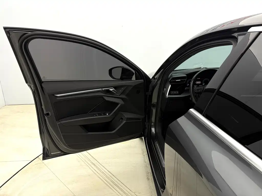 Audi A3 2021 Sportback 35 TFSI Enterprising and Elegant Model купить на сайте DeffCars