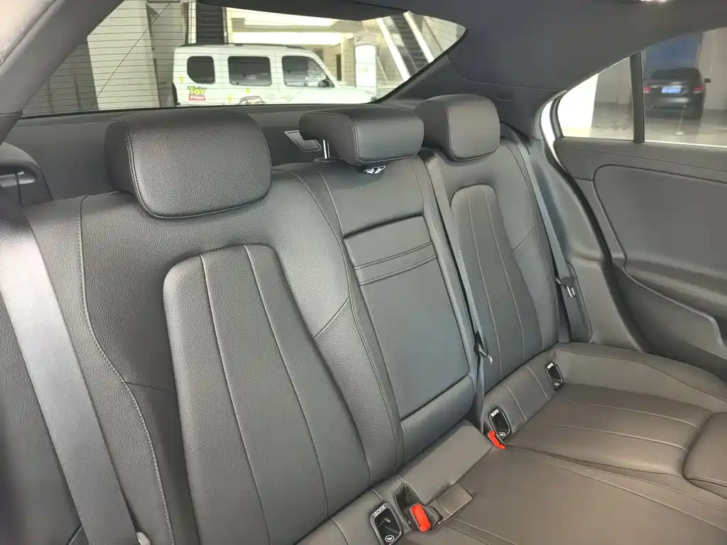 Mercedes-Benz A-Class 2023 A 180 L купить на сайте DeffCars