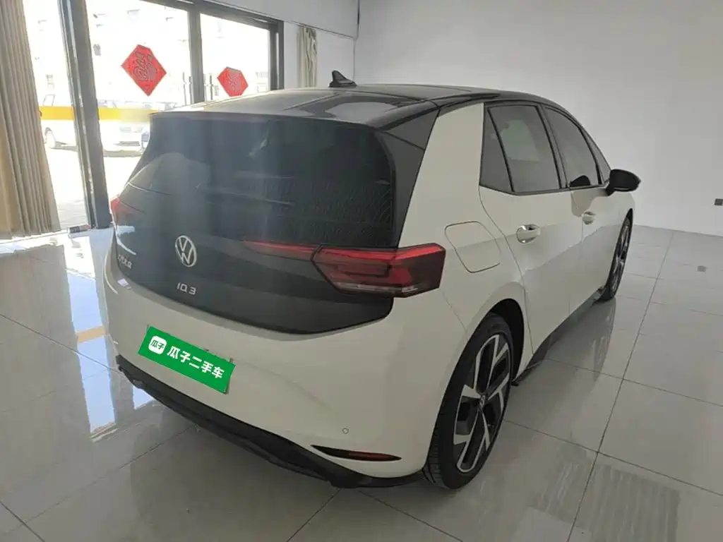 Volkswagen ID.3 2026 Smart Model Outstanding Edition купить на сайте DeffCars