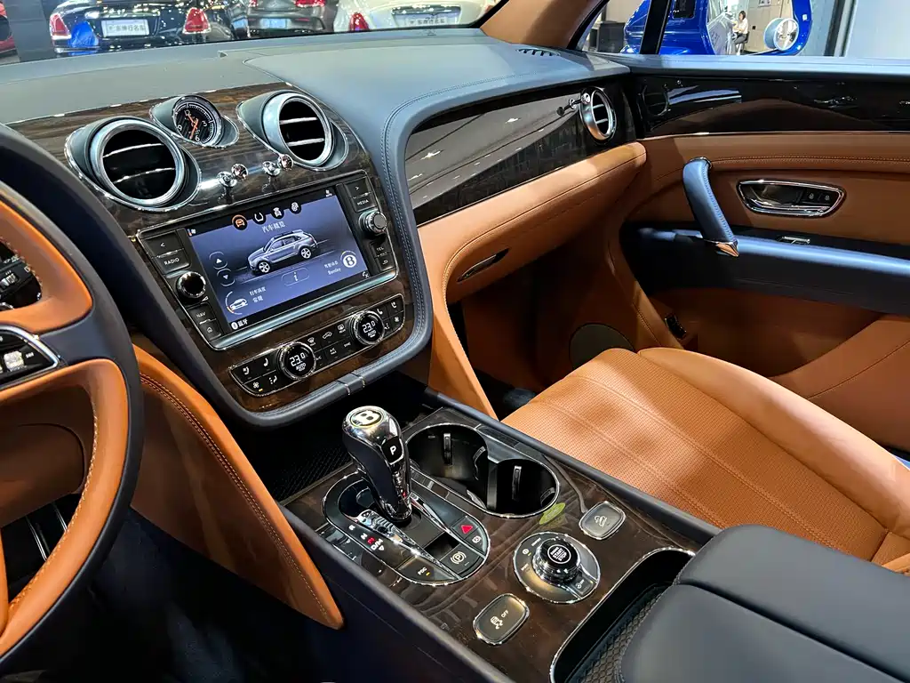 Bentayga 2018 4.0T V8 купить на сайте DeffCars