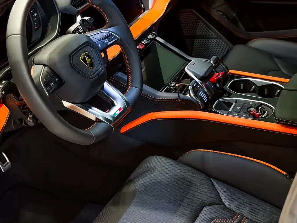 Urus SE 2026 4.0T Standard Edition купить на сайте DeffCars