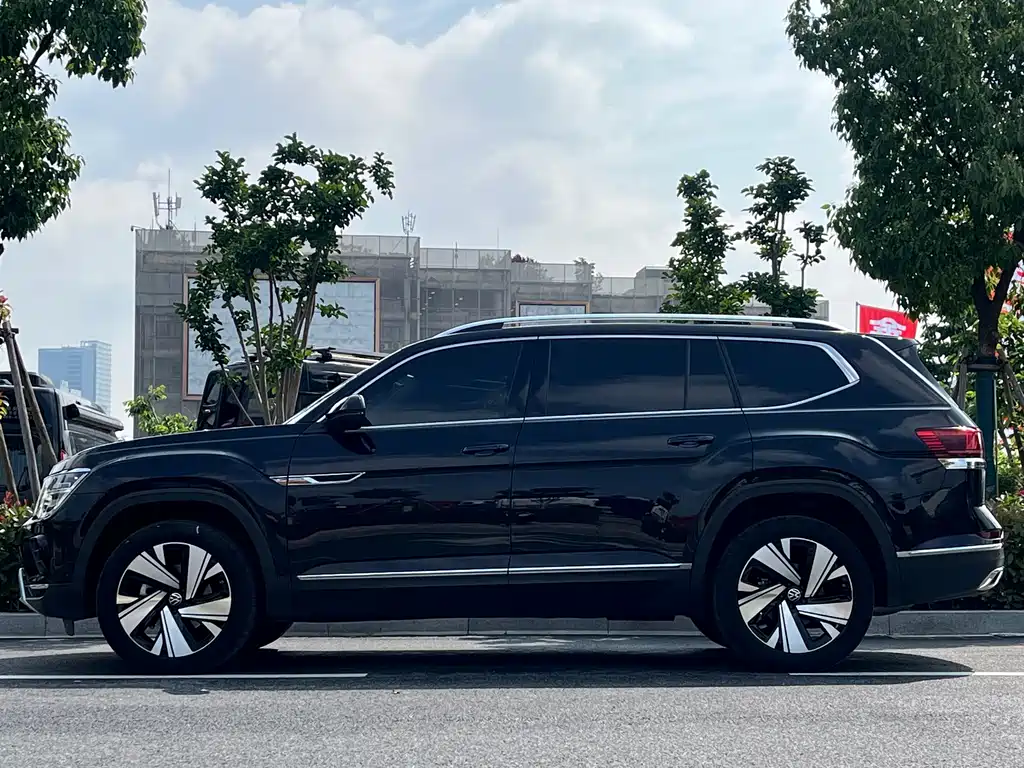 Touron 2023 330TSI two-wheel drive luxury version купить на сайте DeffCars