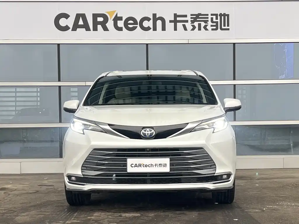 SIENNA 2021 2.5L Hybrid Deluxe Edition купить на сайте DeffCars