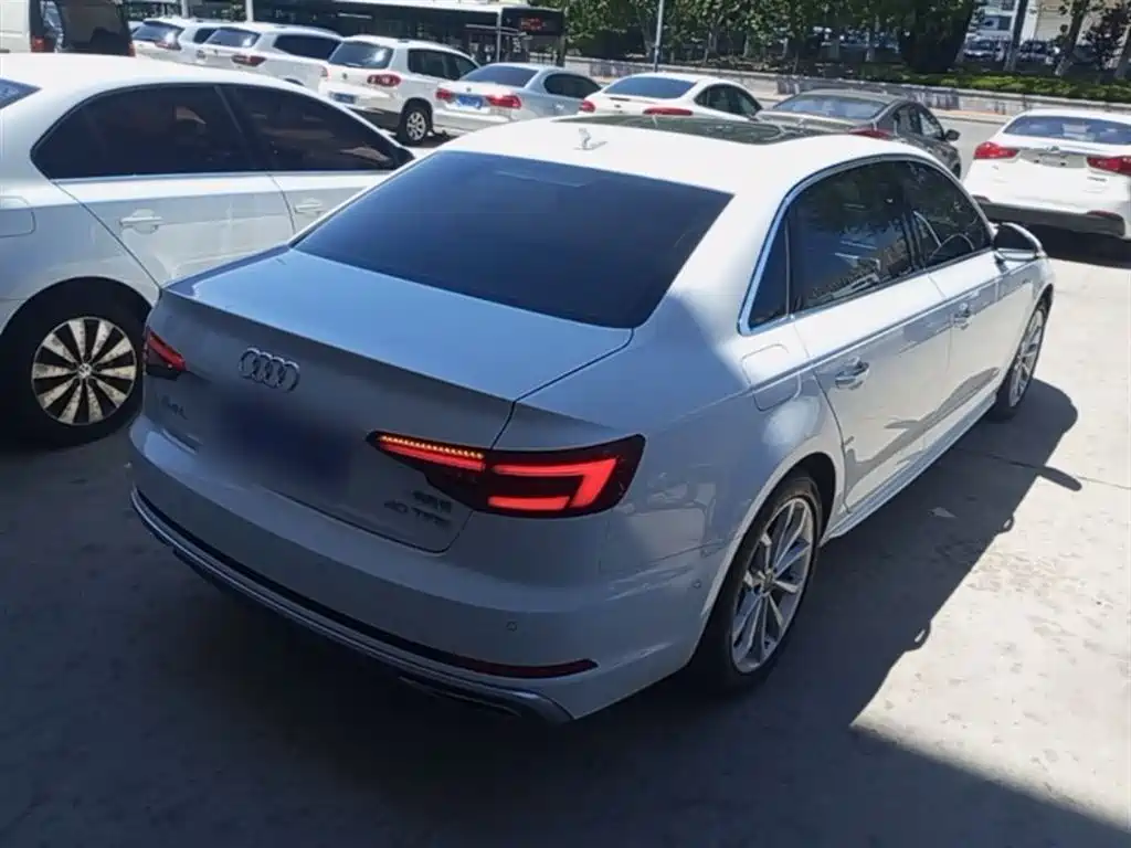 Audi A4L 2019 40 TFSI Fashion Type National VI купить на сайте DeffCars