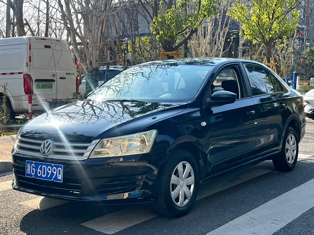 Santana 2013 1.6L Manual Fashion Edition купить на сайте DeffCars