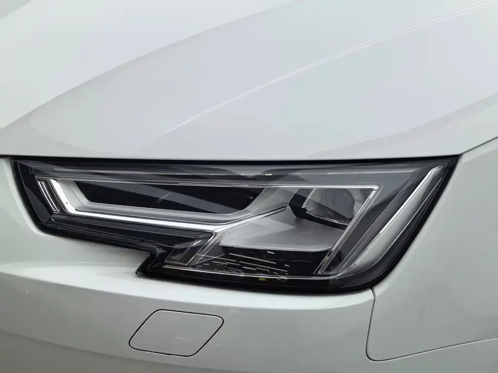 Audi A4L 2018 30th Anniversary Model 40 TFSI Enterprising купить на сайте DeffCars