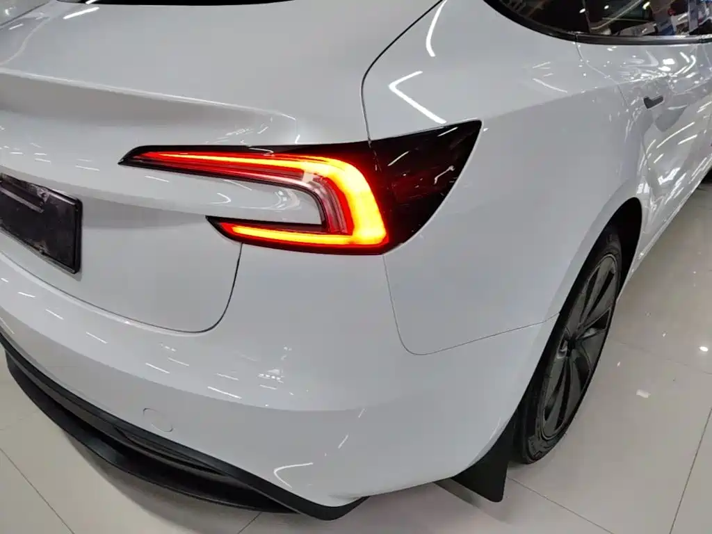 Model 3 2023 long-range all-wheel drive version купить на сайте DeffCars