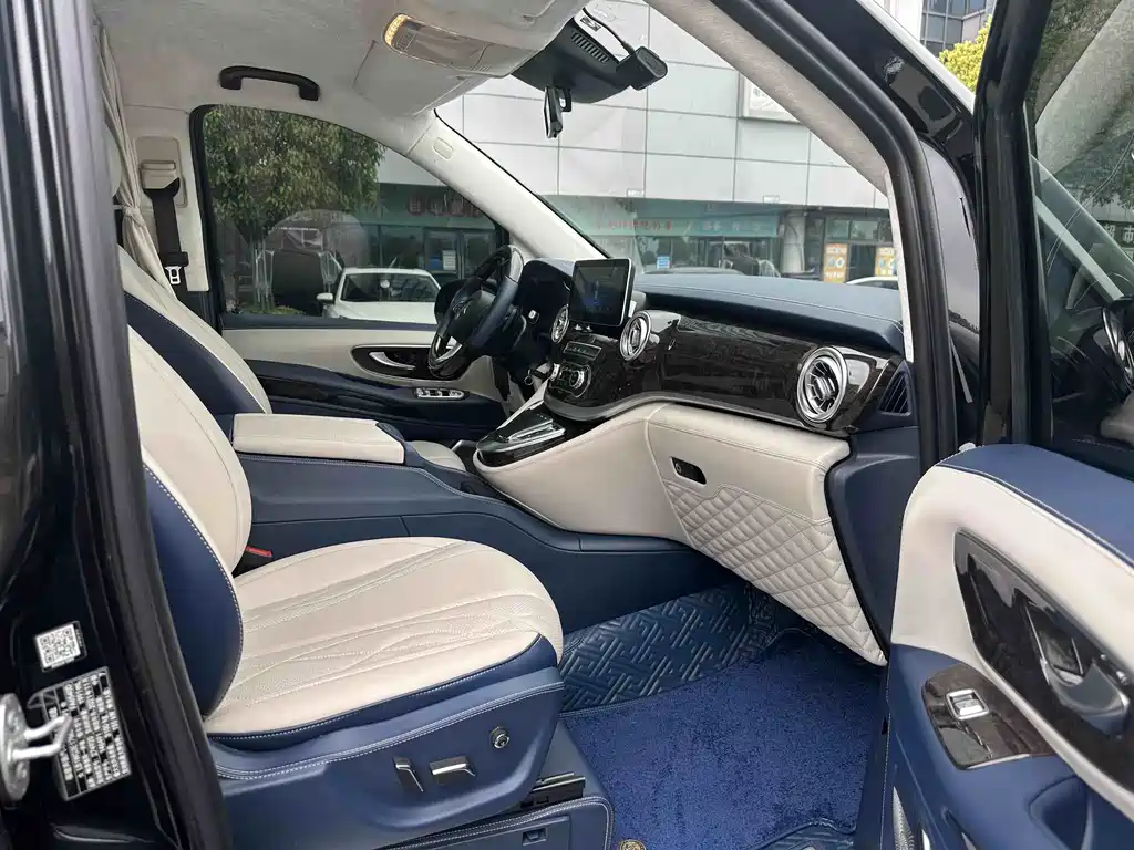 Vito 2023 2.0T Business Edition 7 seats купить на сайте DeffCars