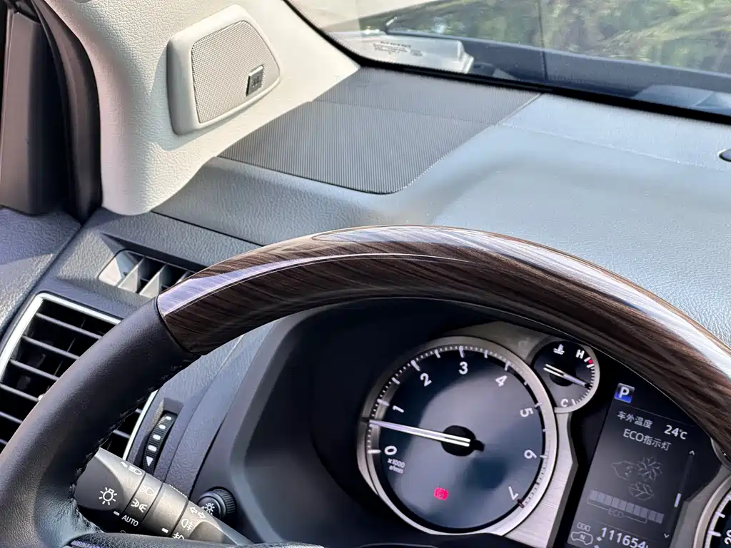 Prado 2018 3.5L automatic VX NAVI rear mounted spare tire купить на сайте DeffCars