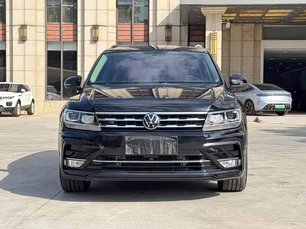 Tiguan L 2021 330TSI automatic two-wheel drive R-Line version купить на сайте DeffCars