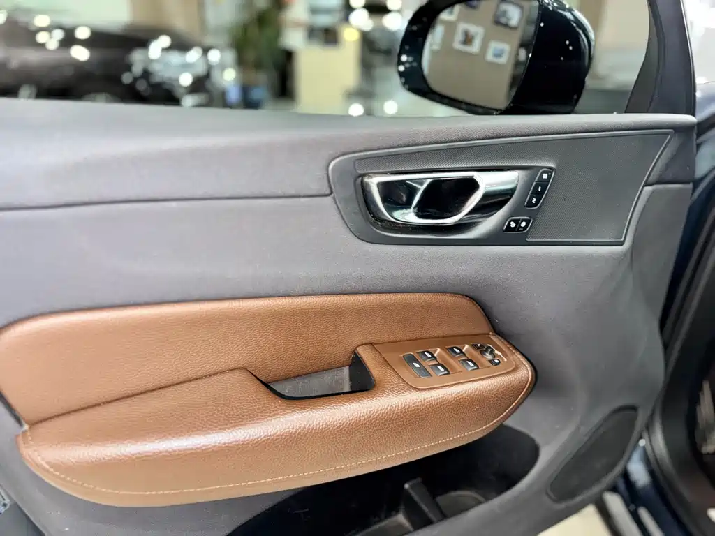 Volvo XC60 2020 T5 four-wheel drive Zhiyi Luxury Edition купить на сайте DeffCars