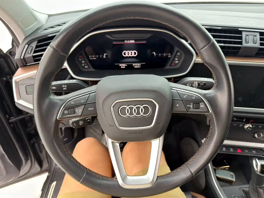 Audi Q3 2022 35 TFSI Fashionable and Elegant купить на сайте DeffCars