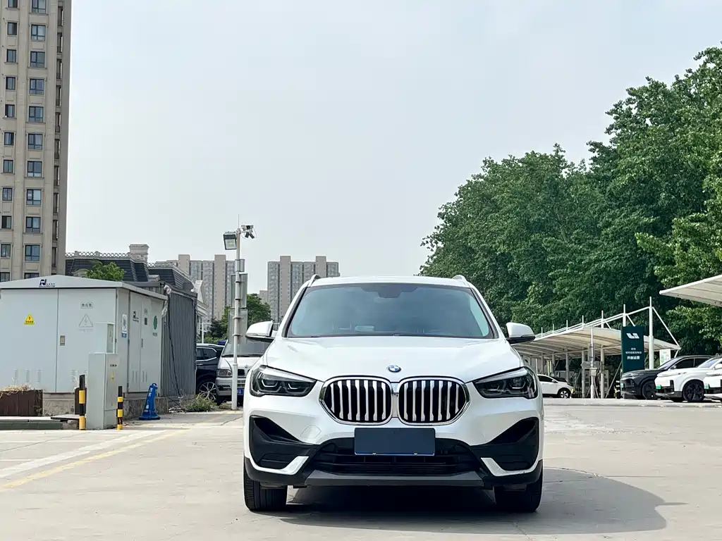 BMW X1 2020 sDrive25Li Leading Model купить на сайте DeffCars