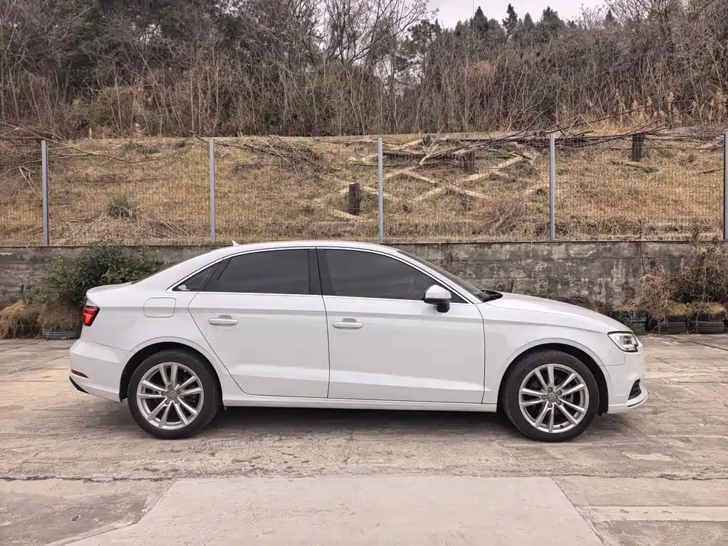 Audi A3 2018 30th Anniversary Limousine 35 TFSI Enterprising купить на сайте DeffCars