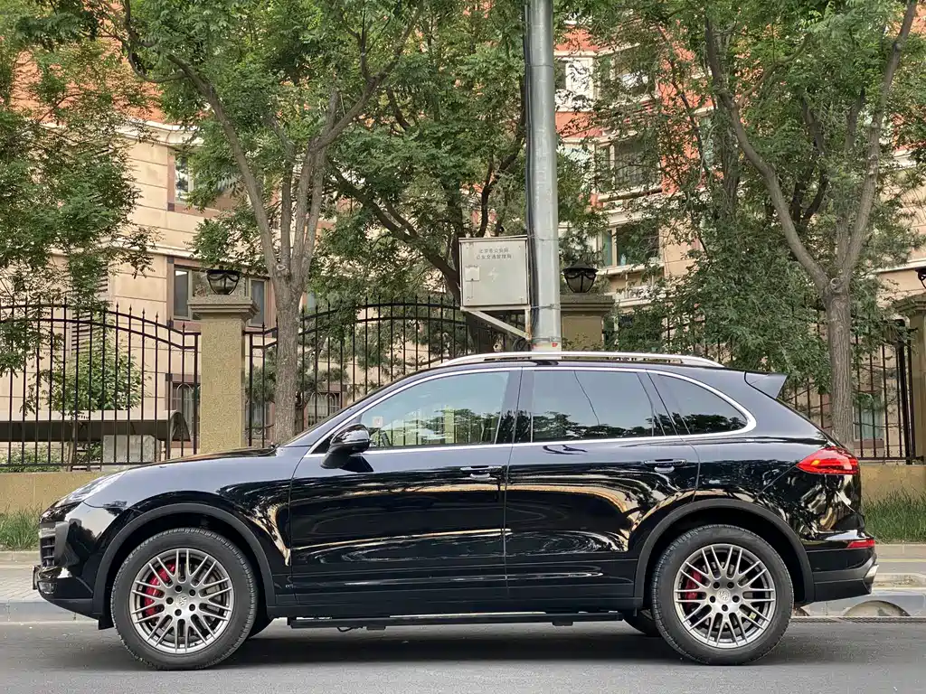 Cayenne 2015 Cayenne Turbo 4.8T купить на сайте DeffCars