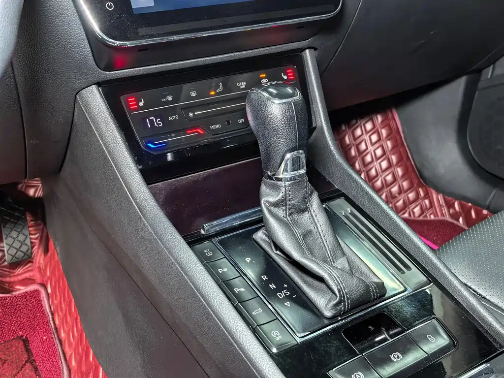 Superb 2023 facelift TSI280 DSG exclusive version купить на сайте DeffCars
