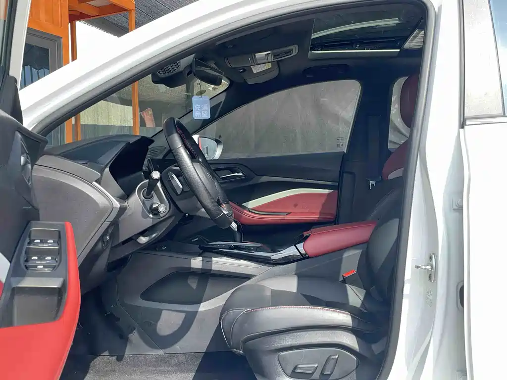 MG5 2021 300TGI DCT Chaoyue Qing Luxury Limited Edition купить на сайте DeffCars