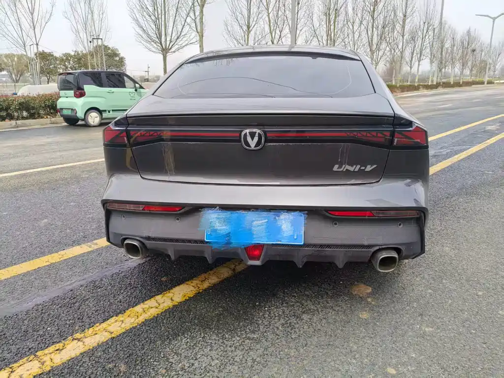 Changan UNI-V 2023 1.5T exclusive model купить на сайте DeffCars