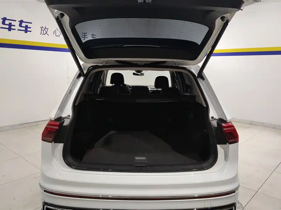 Tiguan L 2023 facelift 330TSI automatic two-wheel drive R-Line version купить на сайте DeffCars