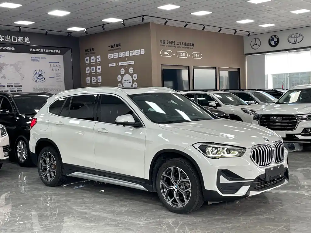 BMW X1 2022 sDrive20Li Exclusive Model купить на сайте DeffCars