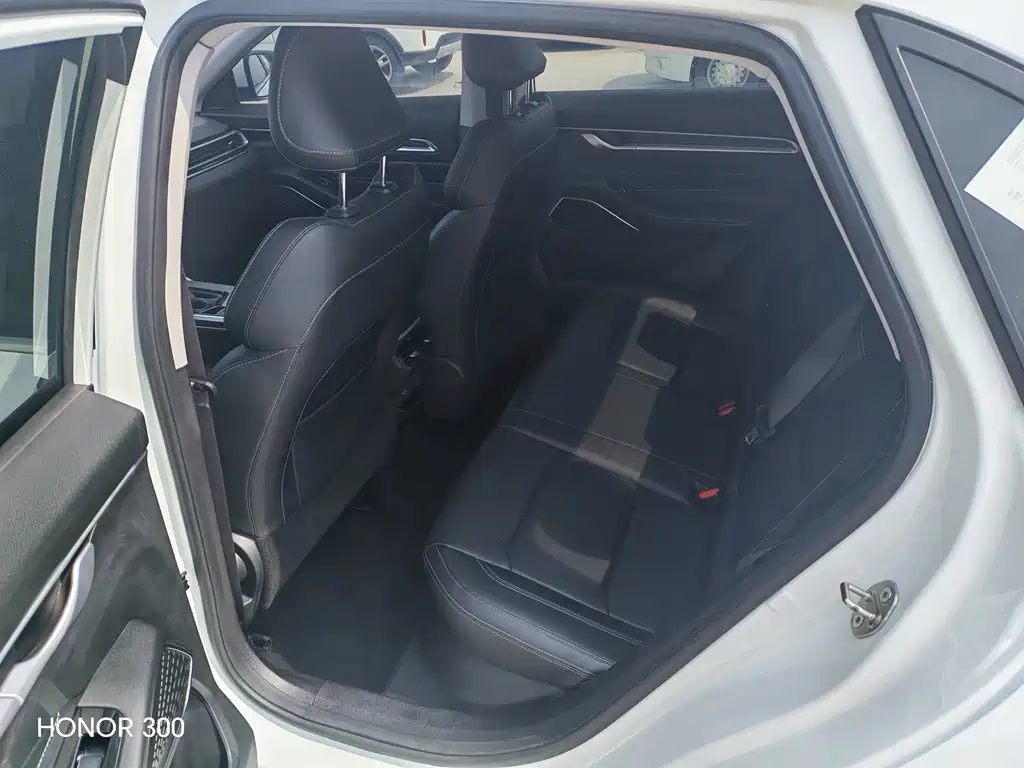 Emgrand 2023 4th Generation Champion Edition 1.5L CVT Premium Type купить на сайте DeffCars