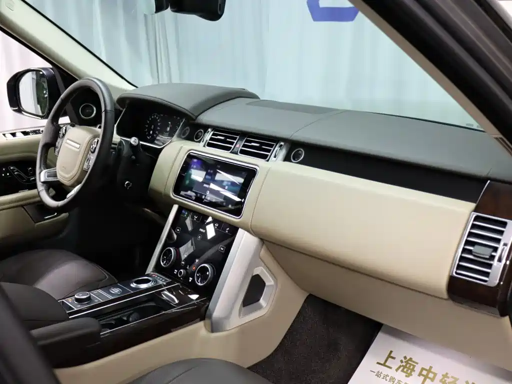 Range Rover 2022 3.0 L6 400PS Legendary Extended Classic Edition купить на сайте DeffCars