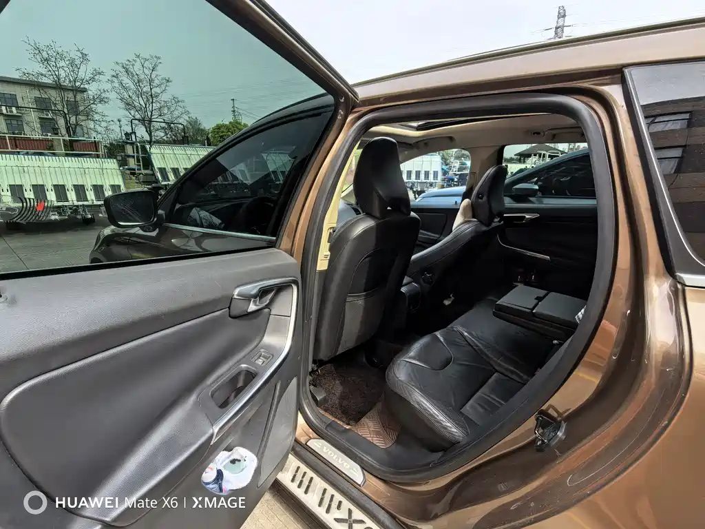 Volvo XC60 imported 2012 T6 AWD personalized sports version купить на сайте DeffCars
