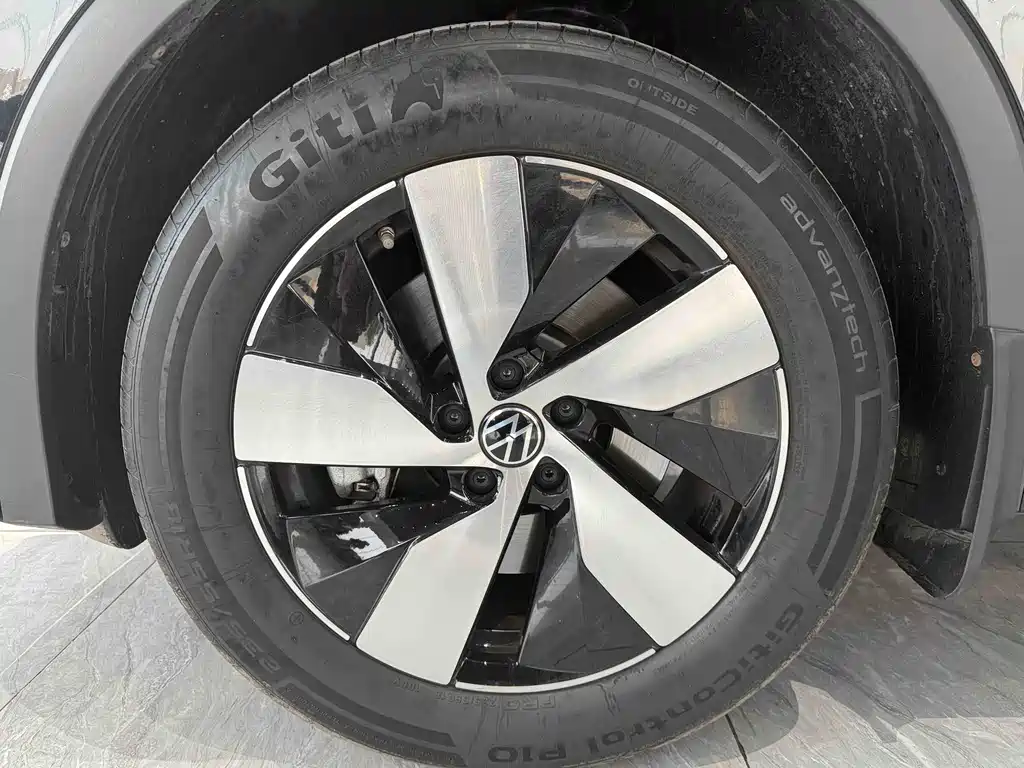 Tiguan L 2024 PRO 330TSI 2WD Smart Travel Edition купить на сайте DeffCars