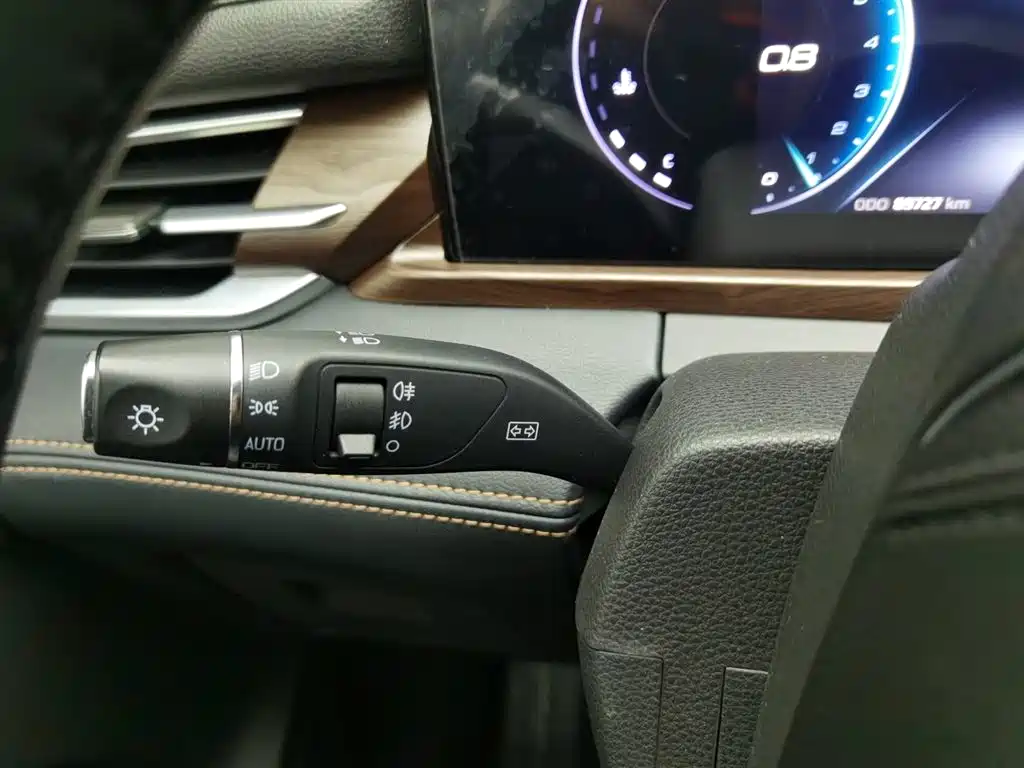 Lingyu 2021 EcoBoost 225 Collar Type 6 Seats купить на сайте DeffCars