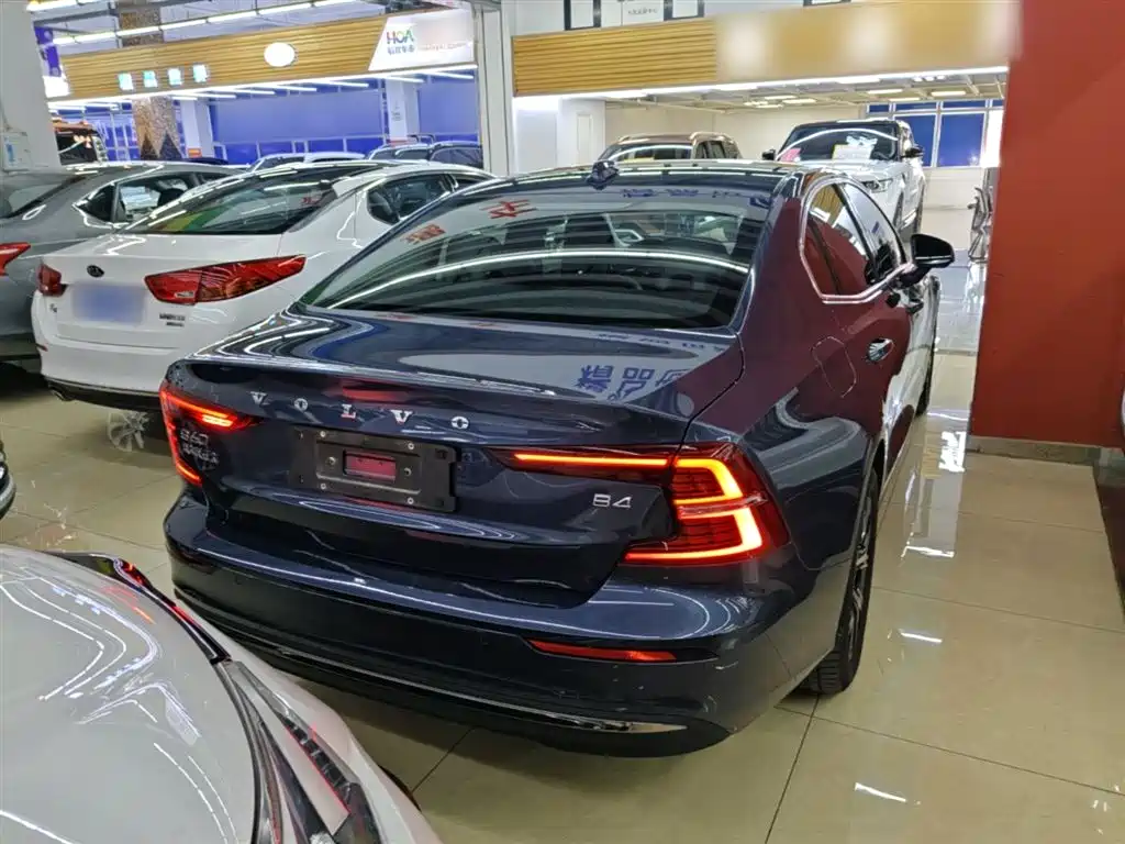 Volvo S60 2023 B4 Zhiyi Luxury Edition купить на сайте DeffCars