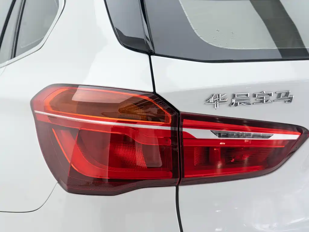 BMW X1 2019 sDrive20Li Leading Model купить на сайте DeffCars