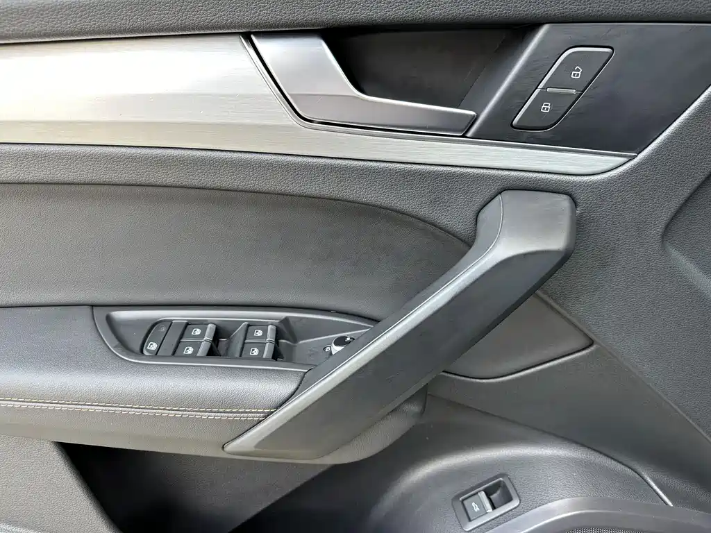 Audi Q5L 2018 40 TFSI enjoys fashionable style, National V купить на сайте DeffCars