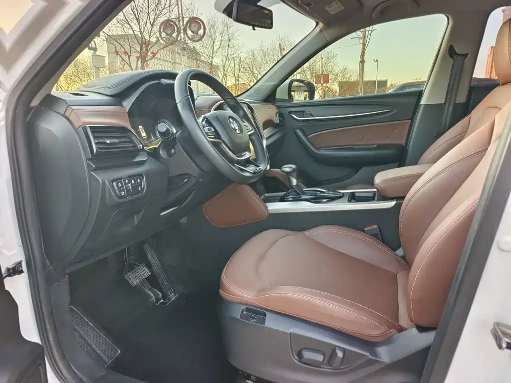 Zhonghua V6 2018 1.5T automatic flagship model купить на сайте DeffCars